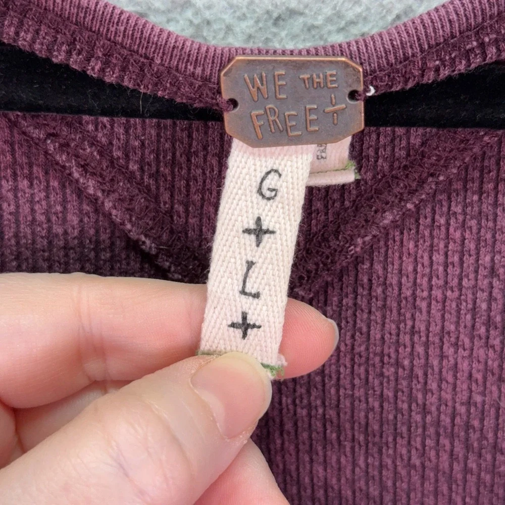 Free People Top Womens L Purple Art School Embroidered Cuff Waffle V Neck Tee‎